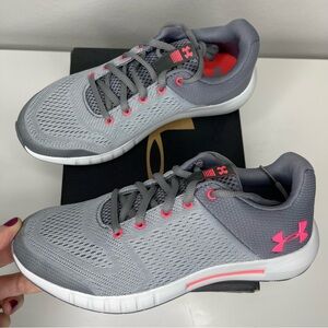 NEW Girls Size 5Y Under Armour GGS Pursuit Grey / Pink Sneakers
